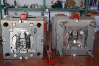 汽車(chē)配件模具結(jié)構(gòu)解析