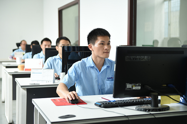 模具制造與設(shè)計(jì) 模具制造與設(shè)計(jì)