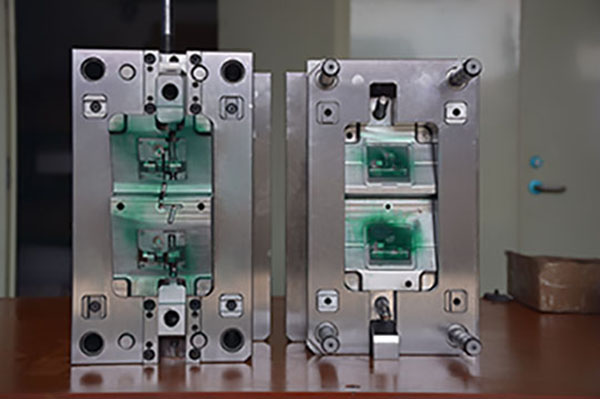 注塑模具開(kāi)模 注塑模具開(kāi)模