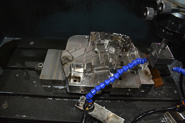 電火花加工模具 電火花加工模具