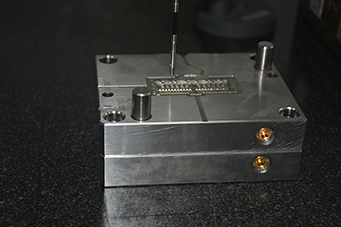 汽車零件注塑模具廠，用心服務(wù)客戶，值得信任