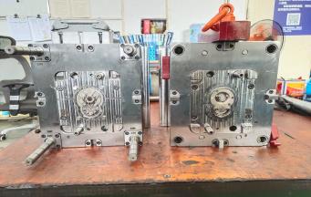 如何確定模塑分模線的位置？