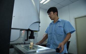 揭秘塑料模具制作：打造精品塑料模具的五大關(guān)鍵環(huán)節(jié)！