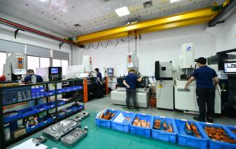 注塑模具曬紋為什么要拔模角？